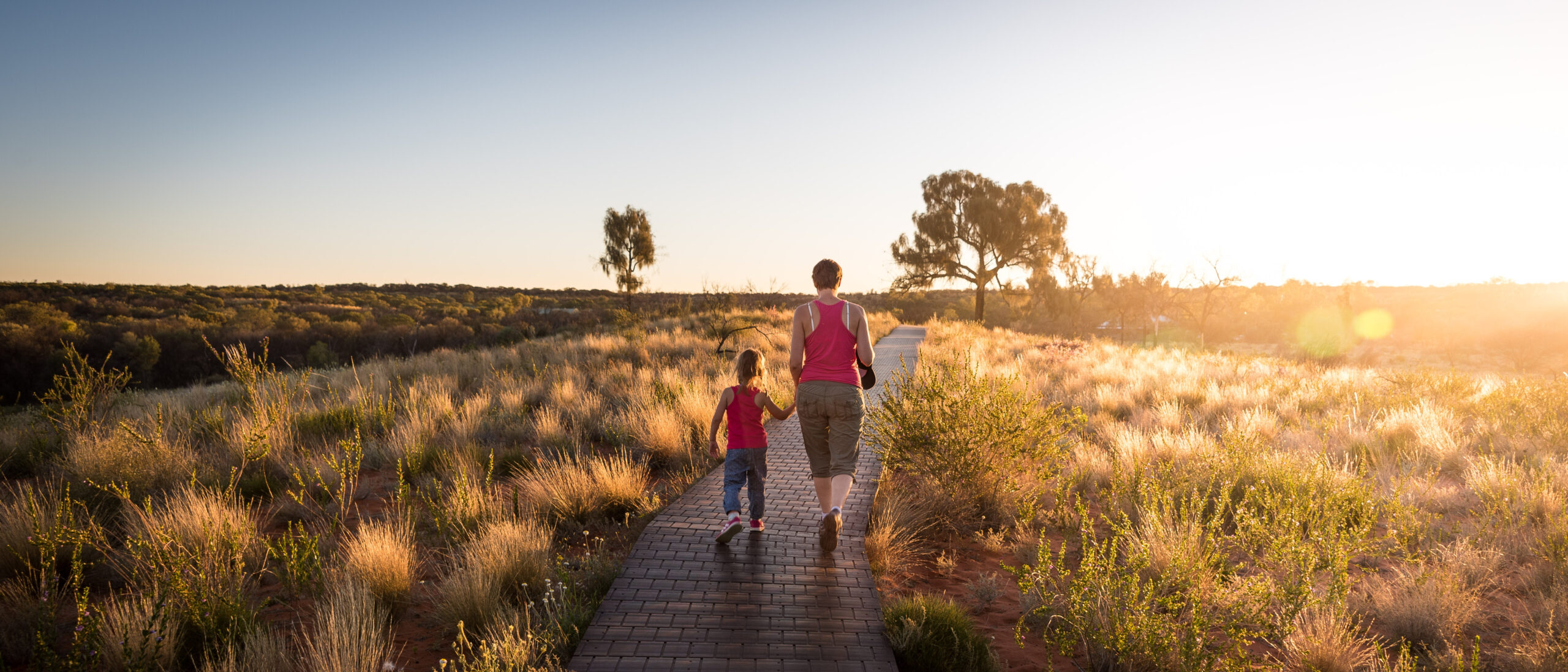 Mum and daughter photo by Blaise Vonlanthen on Unsplash_crop