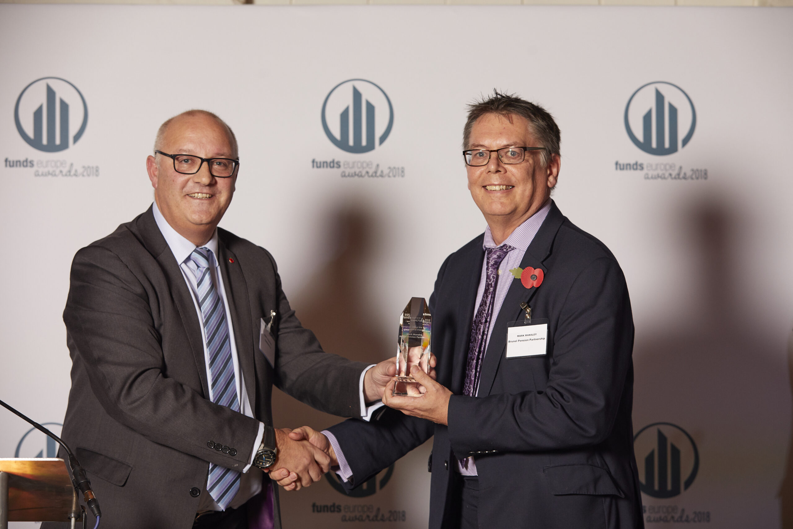 fundseurope_awards_2018_WINNER_CIO, Mark Mansley Brunel Pension Partnership.Presented by Sean Thompson, CAMRADATA