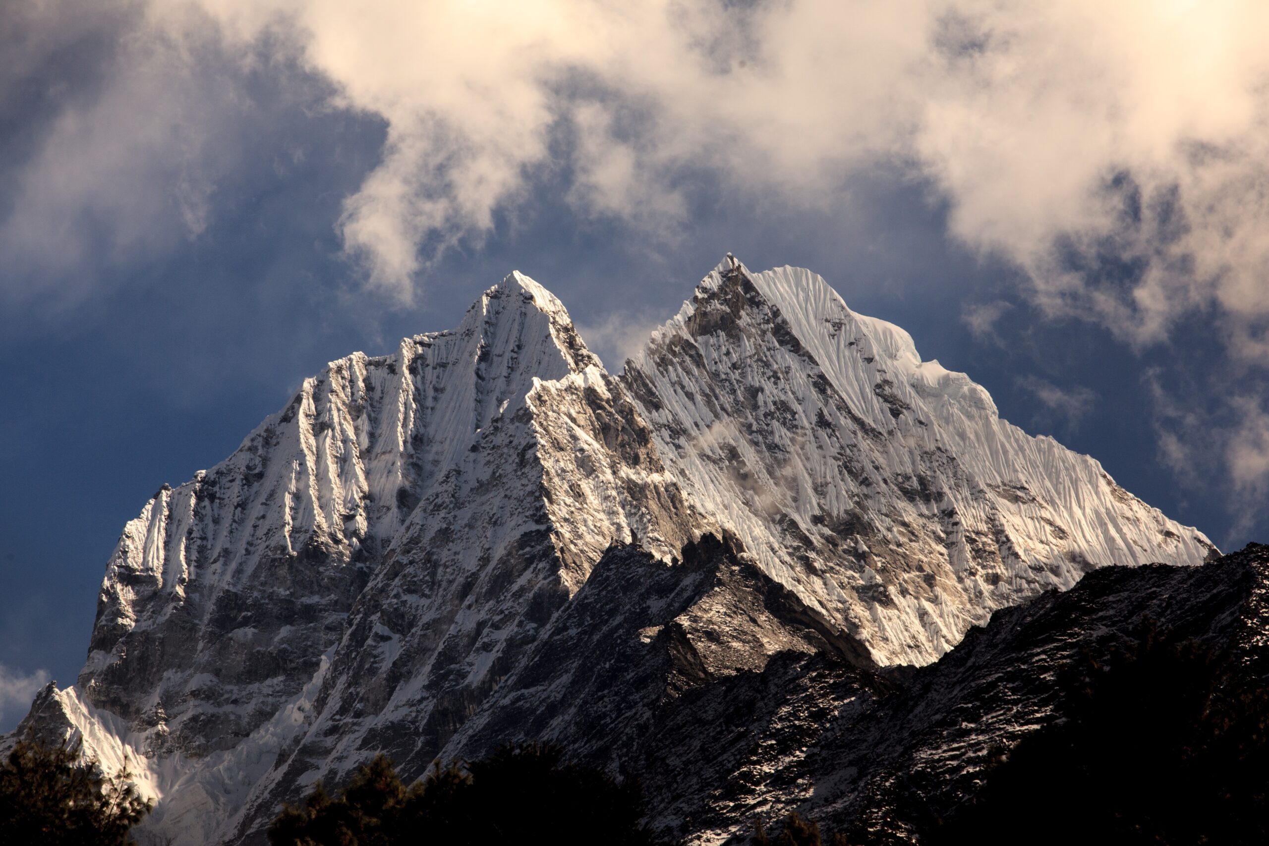 Mountain peaks. Photo by Benjamin Grant on Unsplash